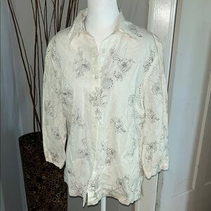 Sag  harbor Floral Embroidered Cream Women's Top